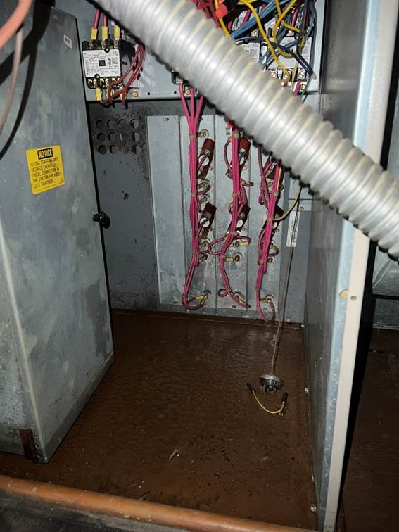 A close-up of a machine

Description automatically generated